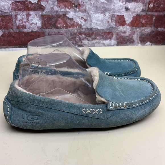 Blue Suede Moccasin Slippers box box 100 - Picture 2 of 7
